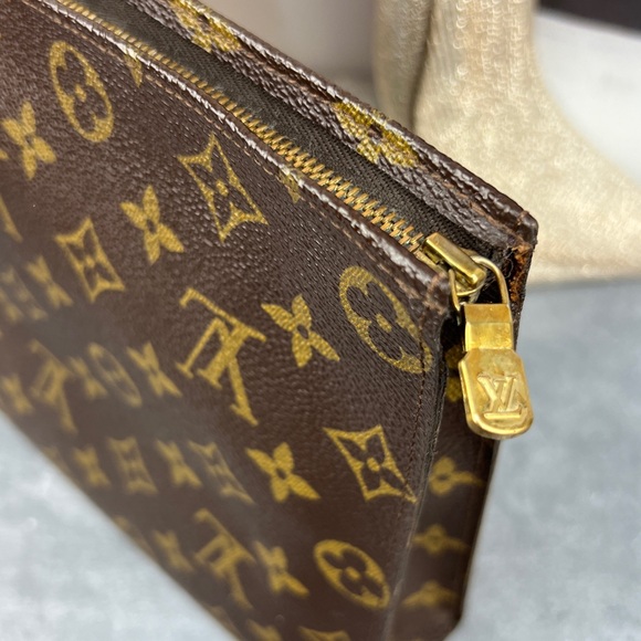 🌵Louis Vuitton Vintage Toiletey 26 Monogram🌵 - Picture 8 of 10